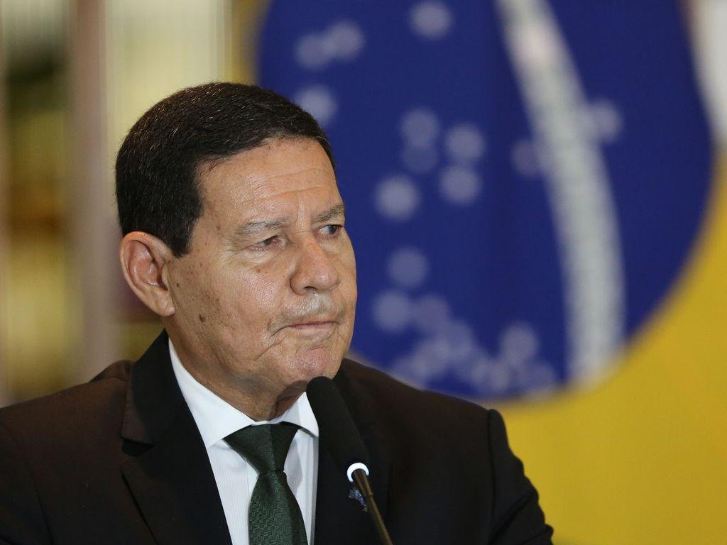 Por recomenda&ccedil;&atilde;o m&eacute;dica, Mour&atilde;o passou por exames e apresentou resultados normais