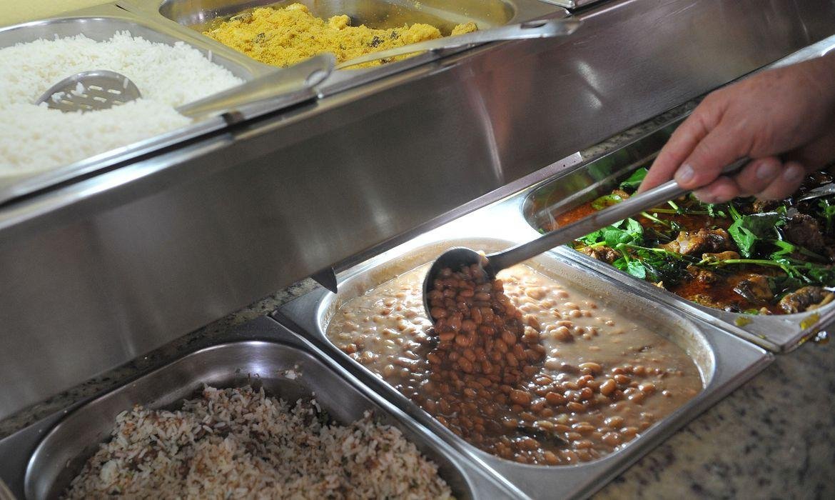 Pre&ccedil;o de alimentos populares, como o arroz, subiram em dezembro do ano passado