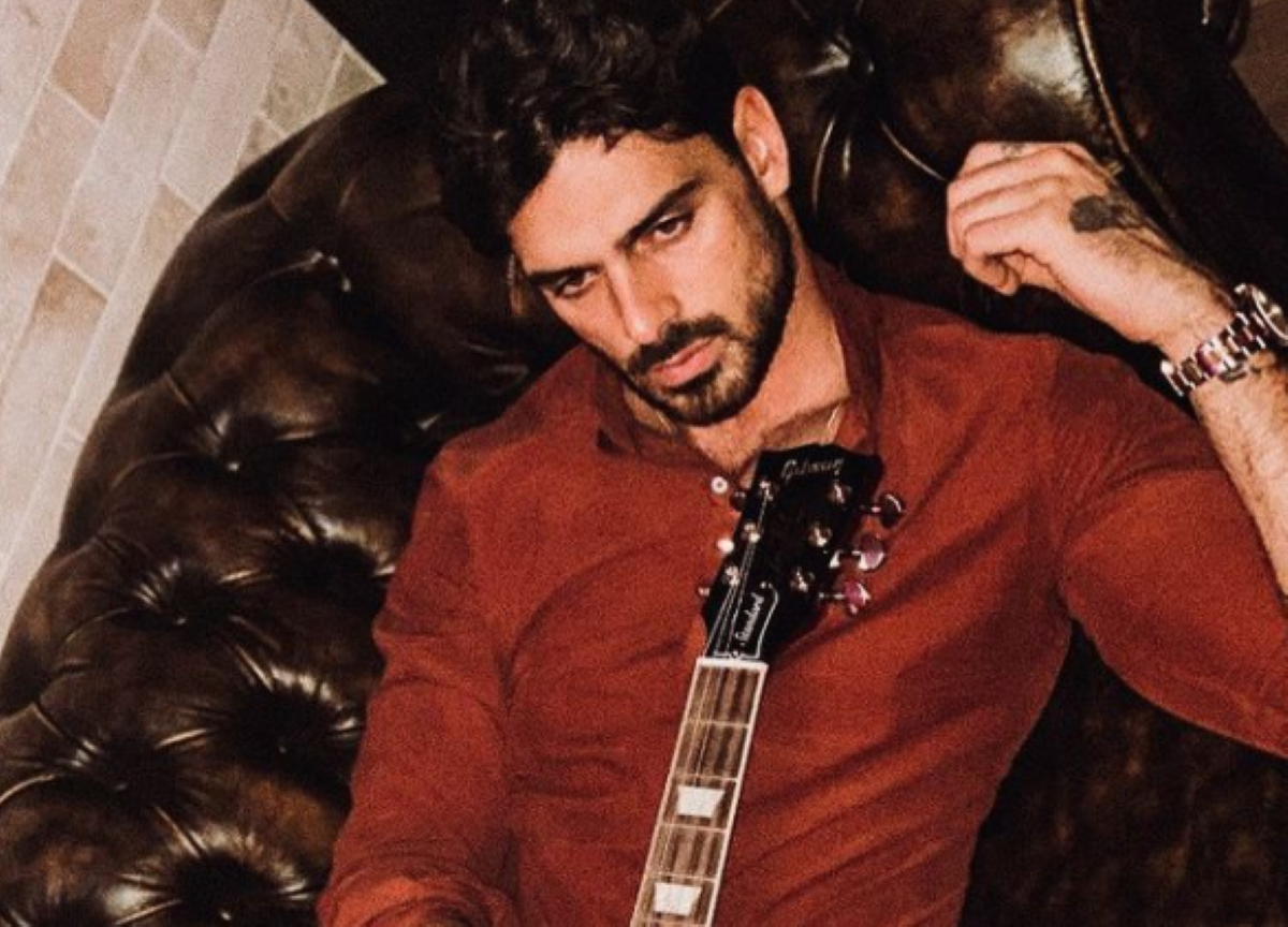 "Eu, minha m&uacute;sica, meus personagens&hellip; meu mundo. &Eacute; tudo o que preciso", disse o ator.
