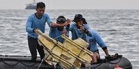 Indonésia tem novo dia de buscas por restos de avião que caiu