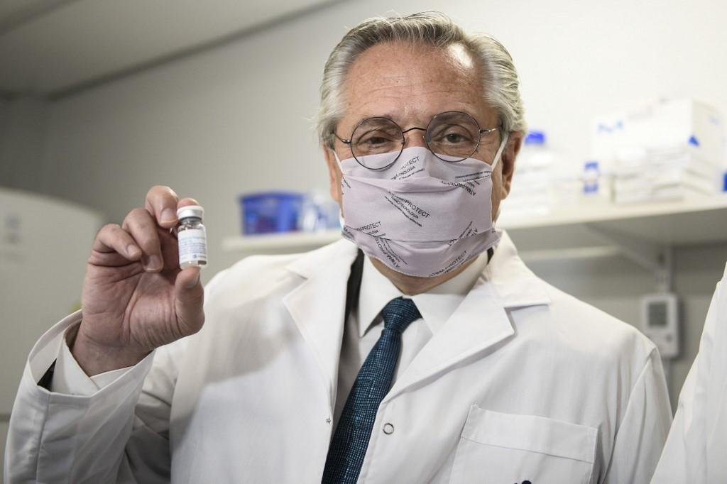 Presidente Alberto Fern&aacute;ndez visitou as instala&ccedil;&otilde;es da empresa de biotecnologia Inmunovaa