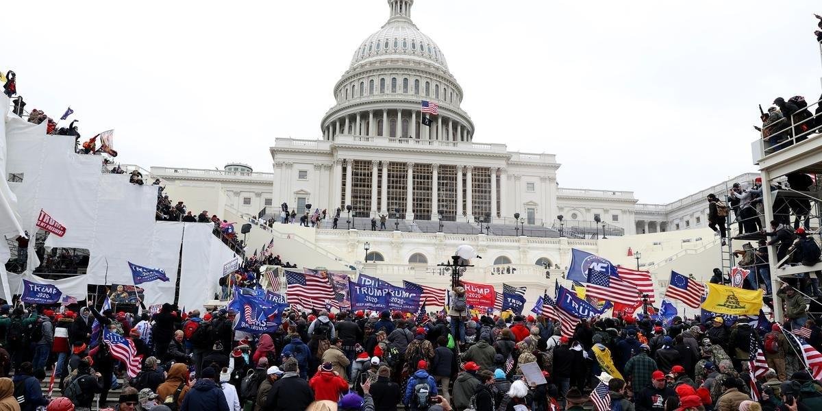O caso mais recente, divulgado na tarde desta ter&ccedil;a-feira &eacute; o do legislador democrata na C&acirc;mara de Representantes (baixa) Brad Schneider.