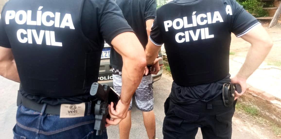 O parceiro do bandido preso pelos agentes permanecia foragido