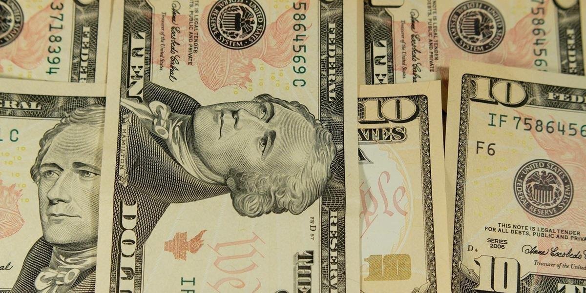 Esse foi o terceiro recuo seguido do d&oacute;lar. Desde segunda-feira, a divisa acumula queda de 5,39%