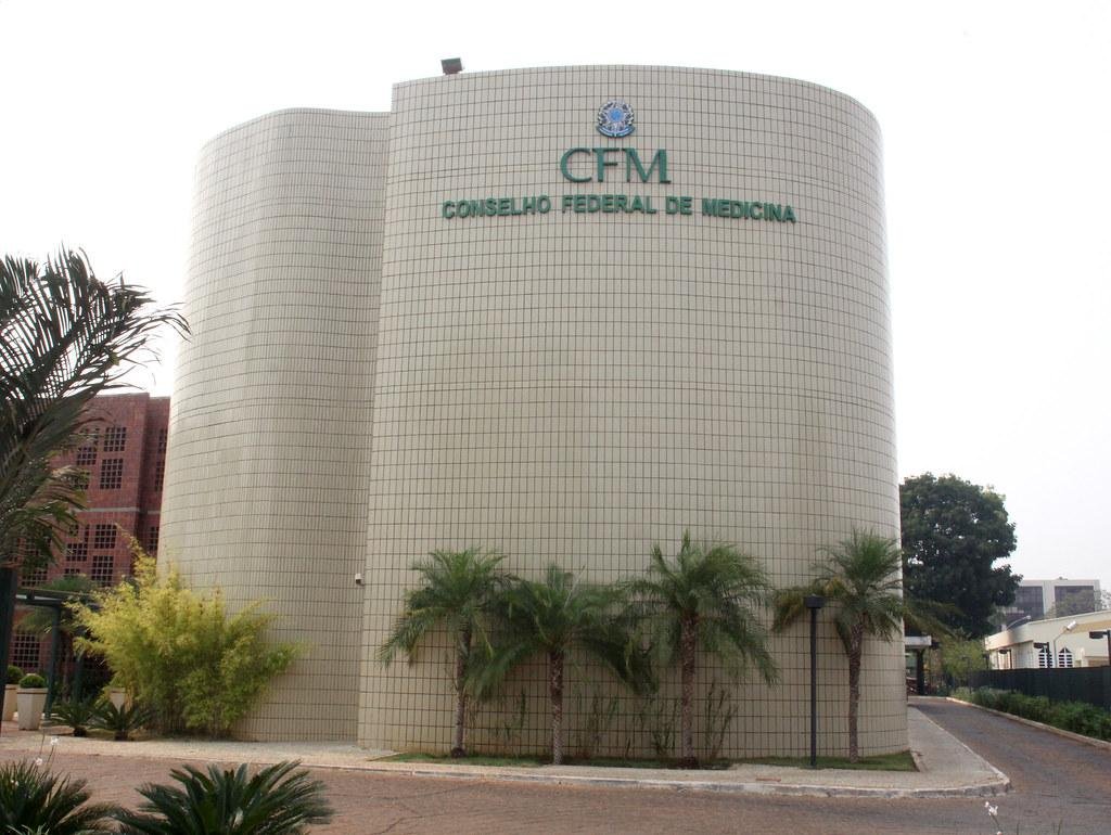 Conselho Federal de Medicina divulgou nota "clamando" para as autoridades a ado&ccedil;&atilde;o de uma ampla campanha de vacina&ccedil;&atilde;o&rdquo;