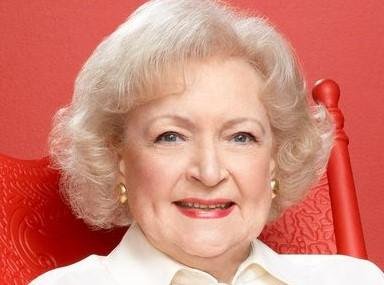 Betty White nascida em Oak Park, Illinois, em 1922, a quase centen&aacute;ria atriz fez TV, s&eacute;ries e filmes