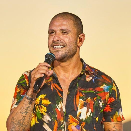 Diogo Nogueira gravou show em uma balsa na Ba&iacute;a de Guanabara
