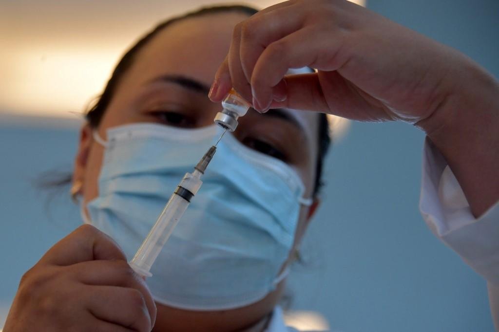 Primeira dose da vacina ser&aacute; aplicada em ato simb&oacute;lico marcado para &agrave;s 17h desta segunda-feira