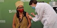Vacinação com a CoronaVac começou nesse domingo em São Paulo