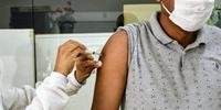 Vacinação em Novo Hamburgo começará ato simbólico em frente a Vigilância em Saúde do município