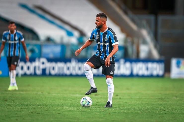Volante reconheceu dificuldades para atuar partidas inteiras