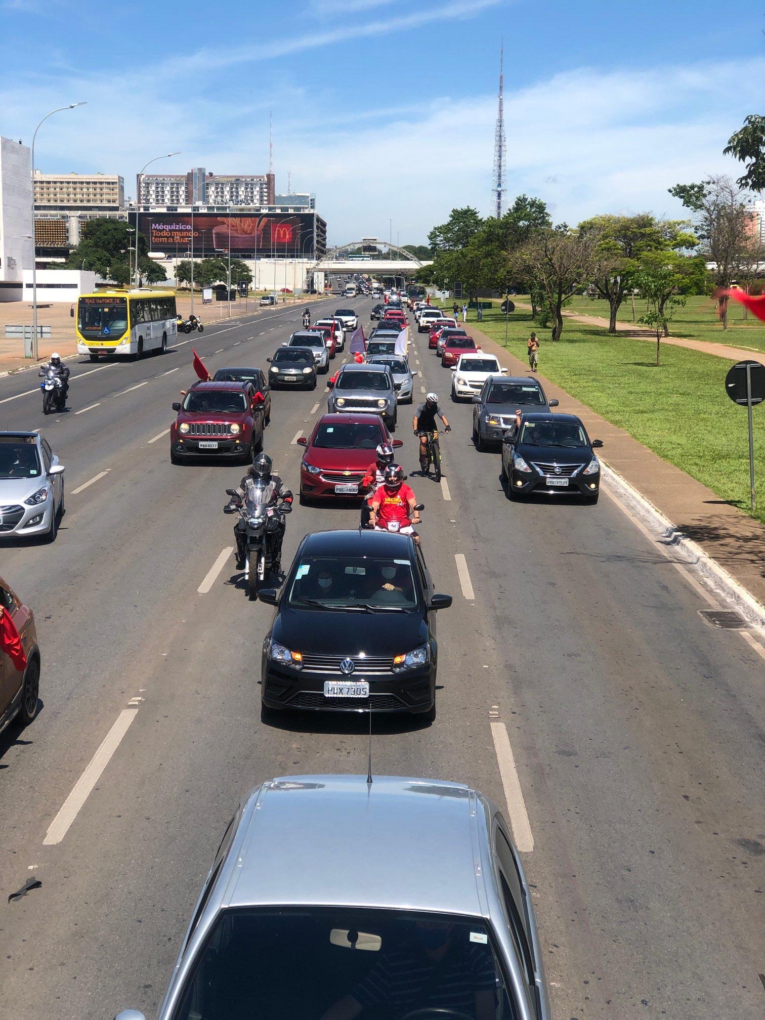 De acordo com a Pol&iacute;cia Militar do Distrito Federal, 500 ve&iacute;culos participaram do evento