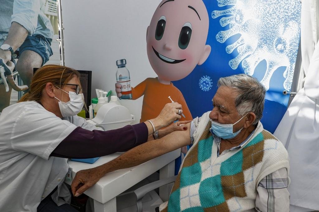 Em pouco mais de tr&ecirc;s semanas, Israel garantiu que quase 30% de sua popula&ccedil;&atilde;o tivesse recebido pelo menos uma dose do imunizante desenvolvido pela Pfizer e BioNTech