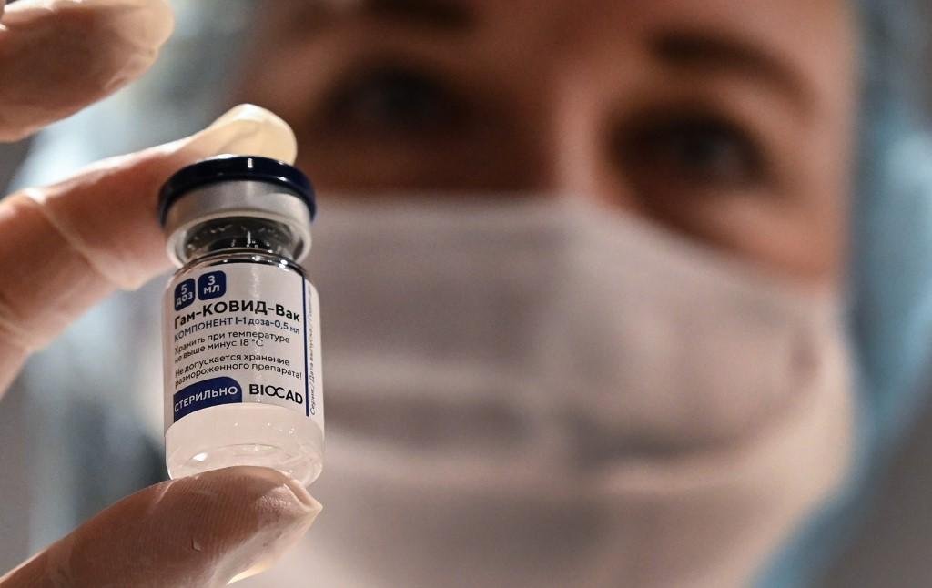 Anvisa diz que aguarda o cumprimento das exig&ecirc;ncias t&eacute;cnicas pelo laborat&oacute;rio respons&aacute;vel pela produ&ccedil;&atilde;o da vacina no Brasil