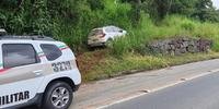 Após a fuga, carro foi encontrado abandonado pela Polícia Militar