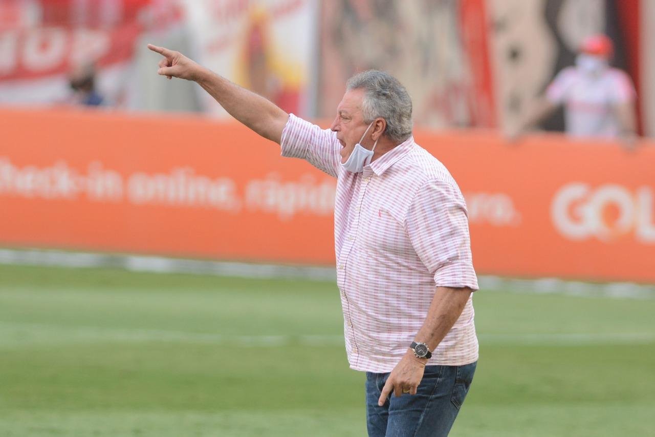 Dirigentes do Inter disseram que Miguel &Aacute;ngel Ramirez pode assinar com o S&atilde;o Paulo, j&aacute; que Abel Braga &eacute; o t&eacute;cnico que tem contrato com o Inter