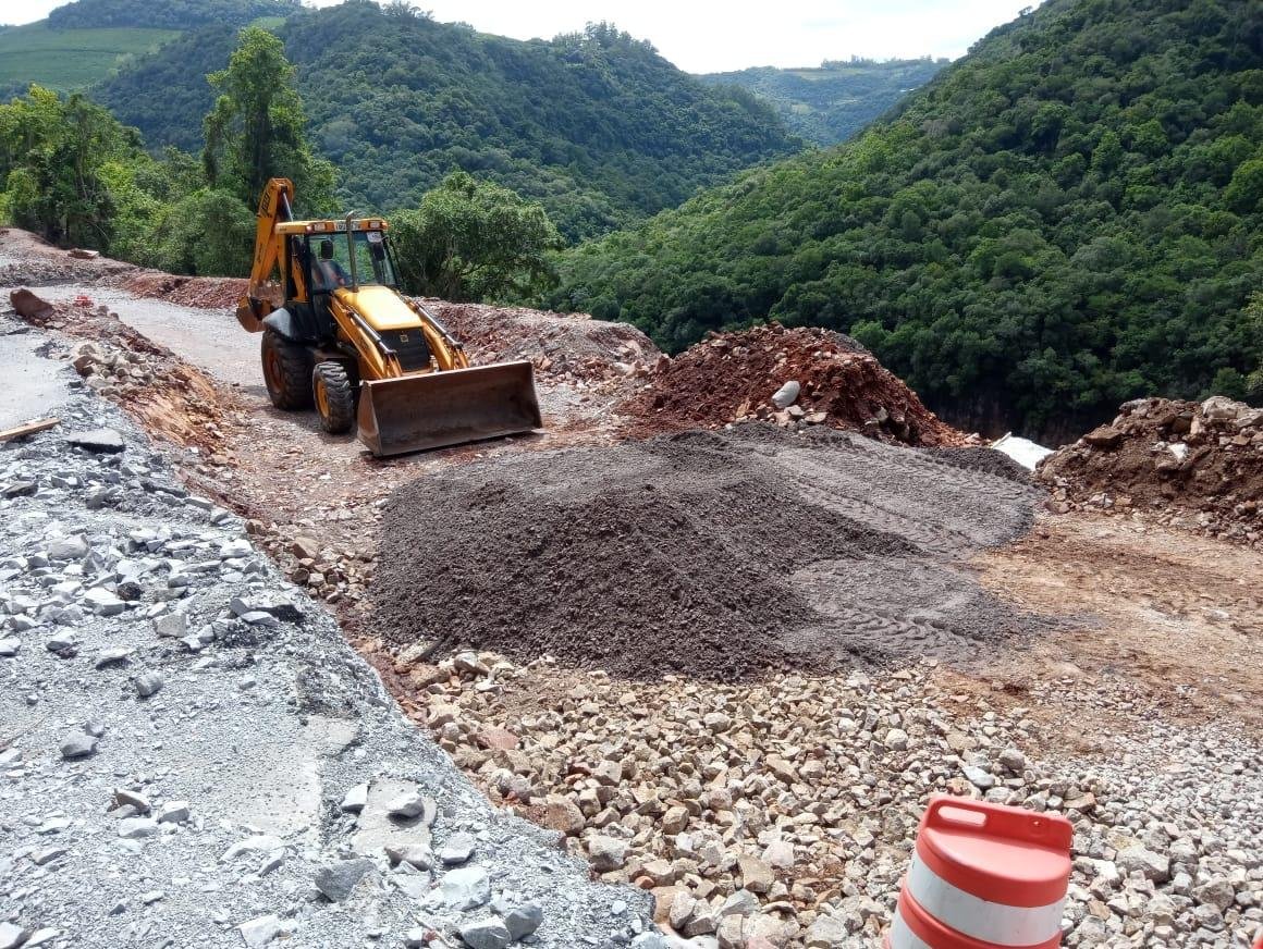 Obra est&aacute; na etapa de instala&ccedil;&atilde;o de mecanismos de drenagem