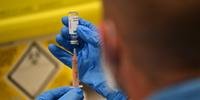 Pacote suspeito foi encontrado em uma fábrica de vacinas na cidade de Wrexham, no País de Gales