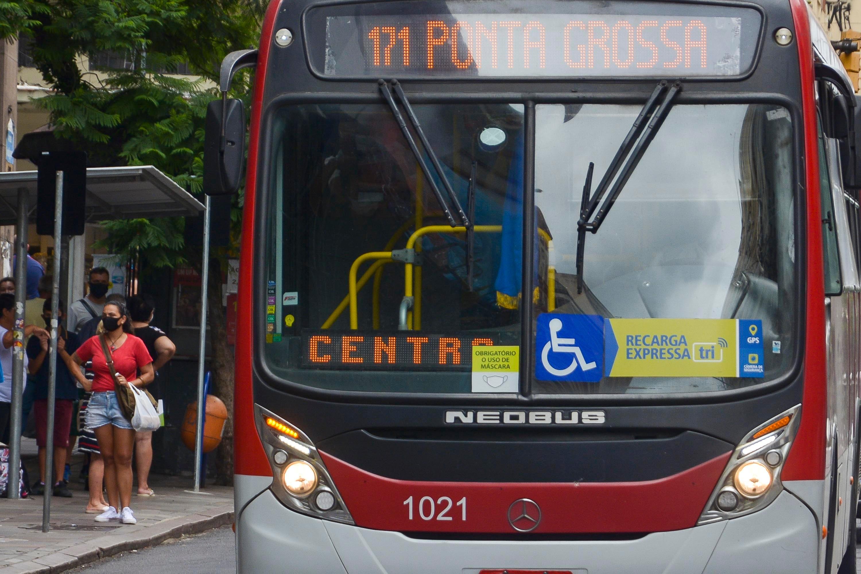 Promessa de campanha, Melo defende uma repactua&ccedil;&atilde;o do contrato de 2015 com as empresas de &ocirc;nibus da Capital