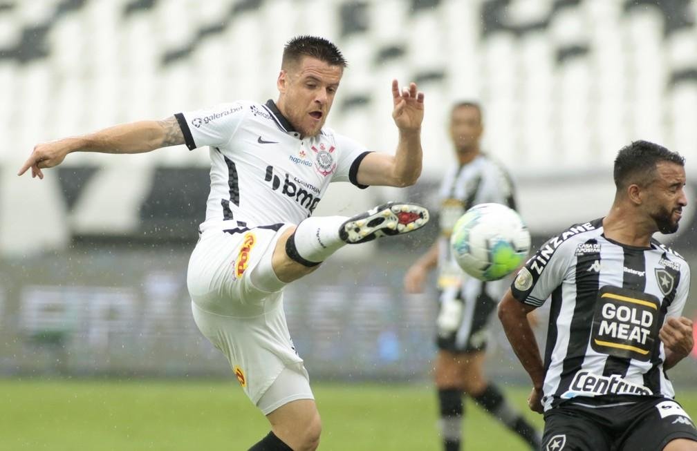 Ramiro foi um dos jogadores que, inicialmente, testaram positivo para Covid-19