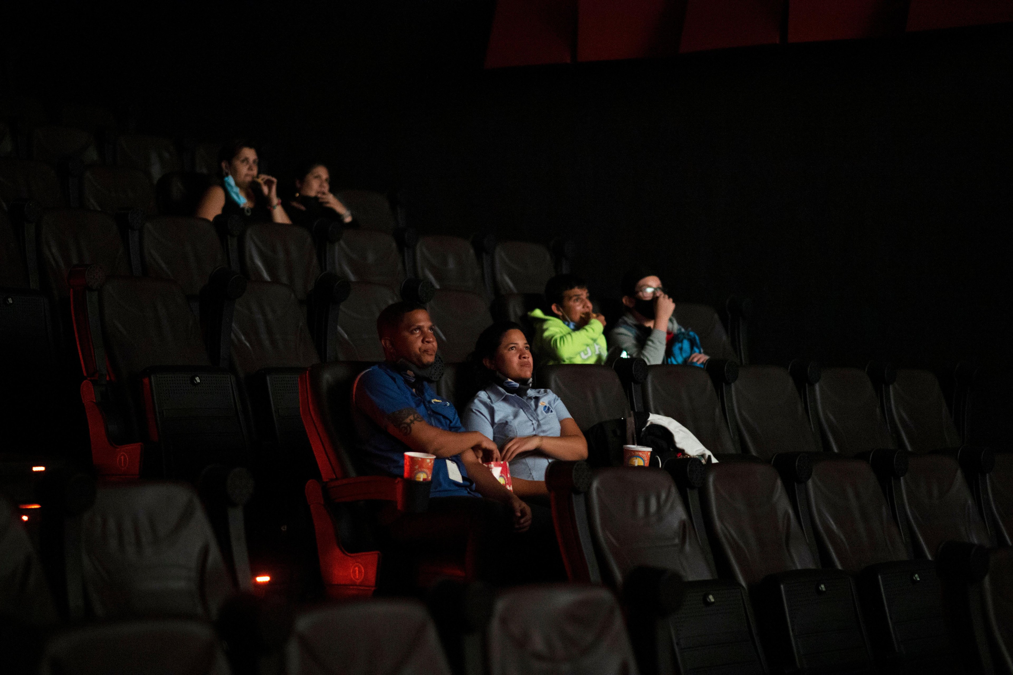 Depois de dez meses fechados, os cinemas na Venezuela reabriram parcialmente esta semana