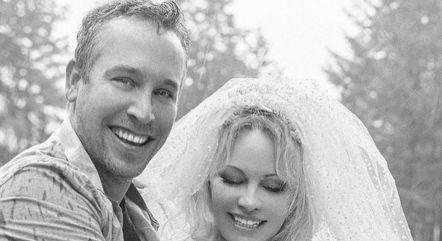 Pamela Anderson se casou com Dan Hayhurst