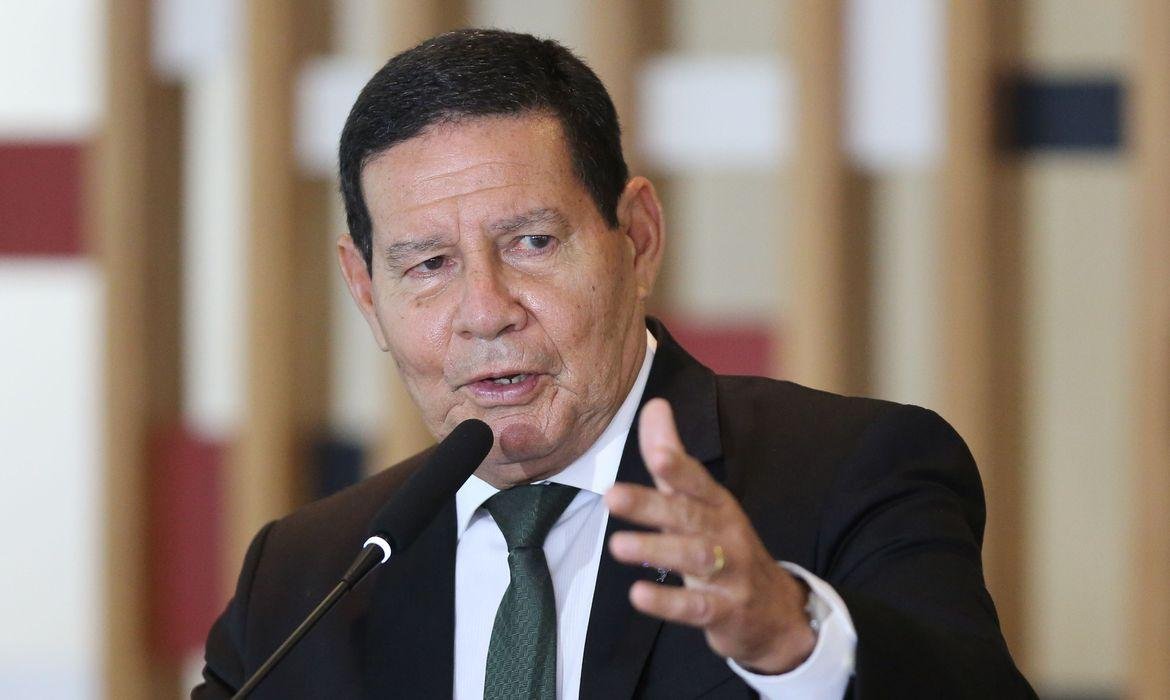Mour&atilde;o &eacute; contra impeachment de Bolsonaro
