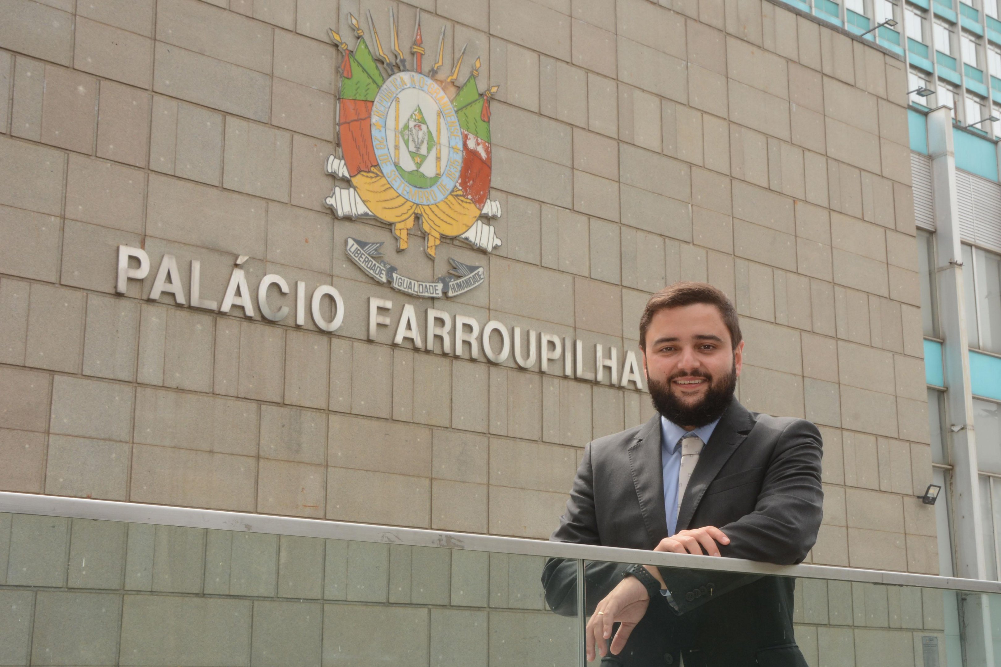 Aos 37 anos, Gabriel Souza assume na pr&oacute;xima quarta-feira os desafios de comandar o Legislativo ga&uacute;cho