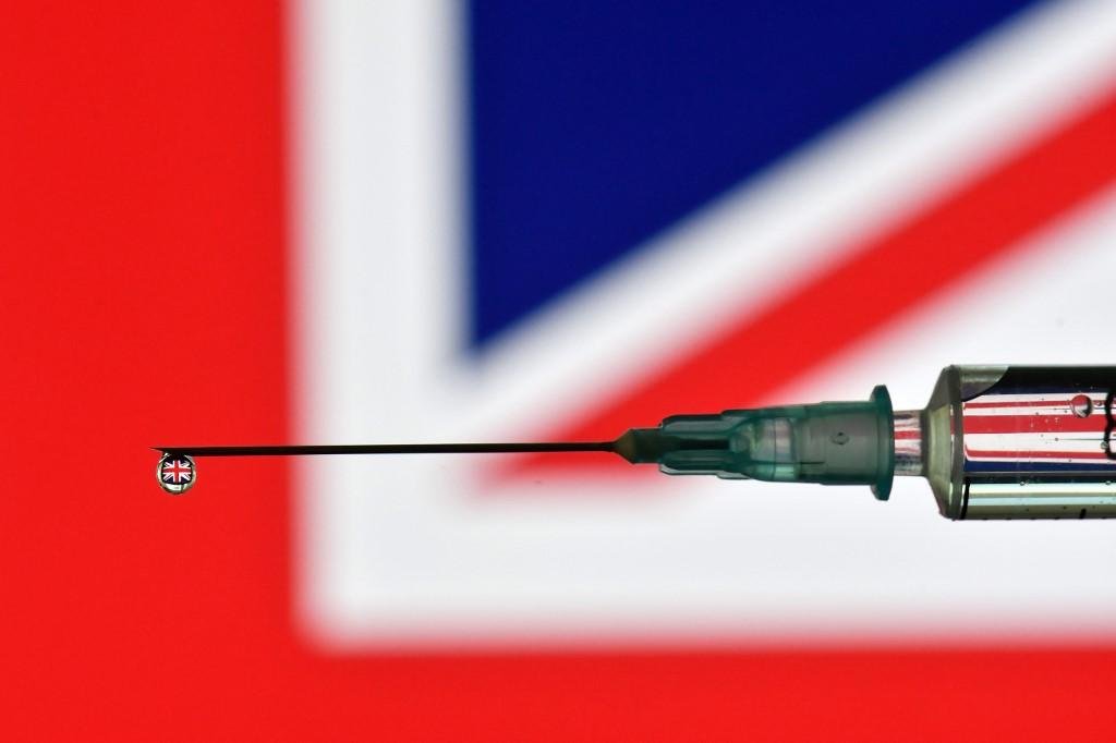 Vacina &eacute; uma colabora&ccedil;&atilde;o entre a farmac&ecirc;utica AstraZeneca e a Universidade de Oxford