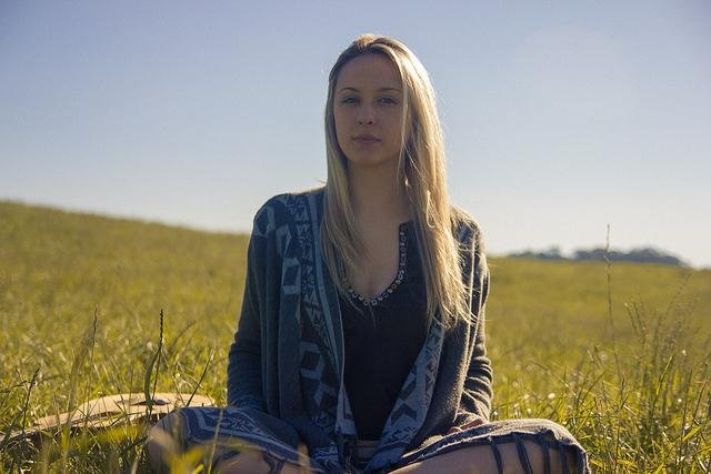 Lela Rosanelli lan&ccedil;ou single "N&oacute;s" em dezembro de 2020 e fala sobre a carreira na live do CP
