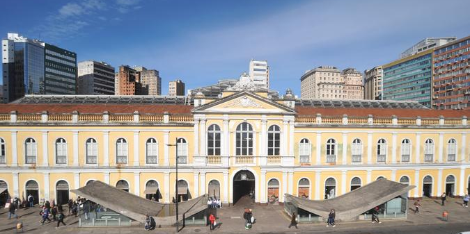 Permission&aacute;rios aguardam reuni&atilde;o com Melo