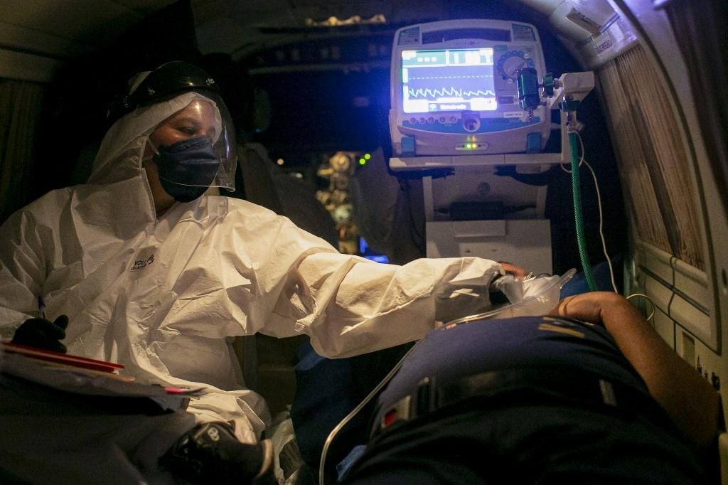 Brasil se aproxima de 230 mil &oacute;bitos por Covid-19