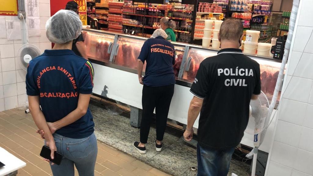 Os respons&aacute;veis pelos estabelecimentos comerciais, identificados durante a fiscaliza&ccedil;&atilde;o, poder&atilde;o ser enquadrados por delito contra as rela&ccedil;&otilde;es de consumo