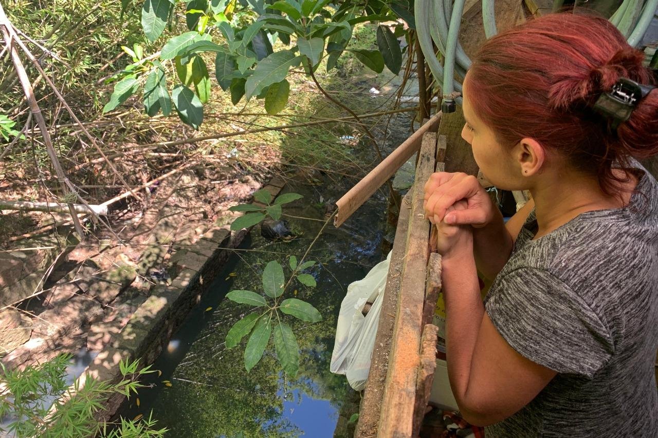 Animais arrastam ratoeiras e conseguem se safar de armadilhas