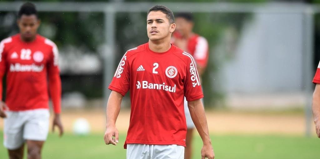 Caio Vidal deve retornar ao time diante do Sport