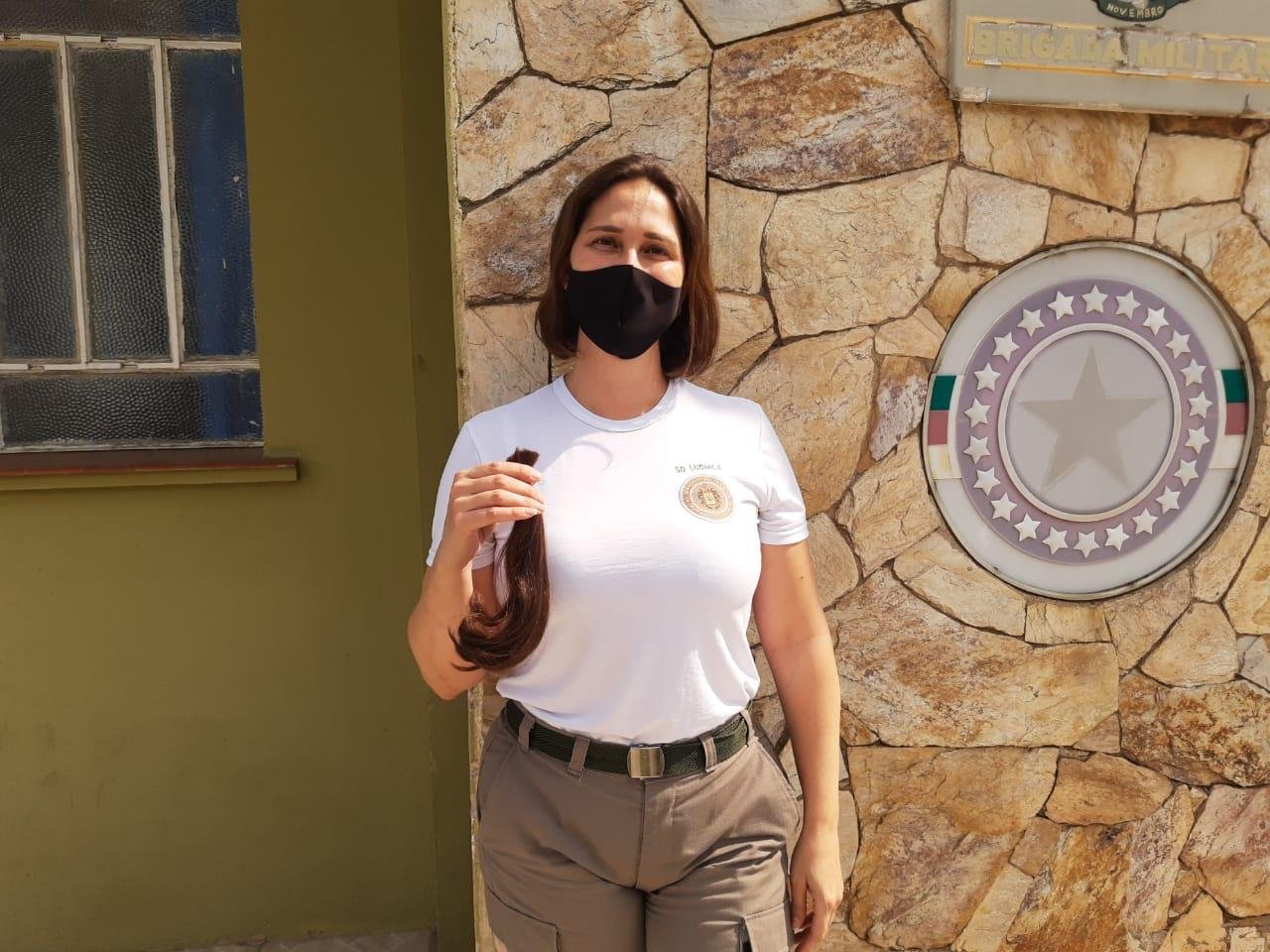 Em Esteio, a soldado Ludmila Isoppo de Oliveira foi a primeira a aderir &agrave; Campanha Cabelo de A&ccedil;o