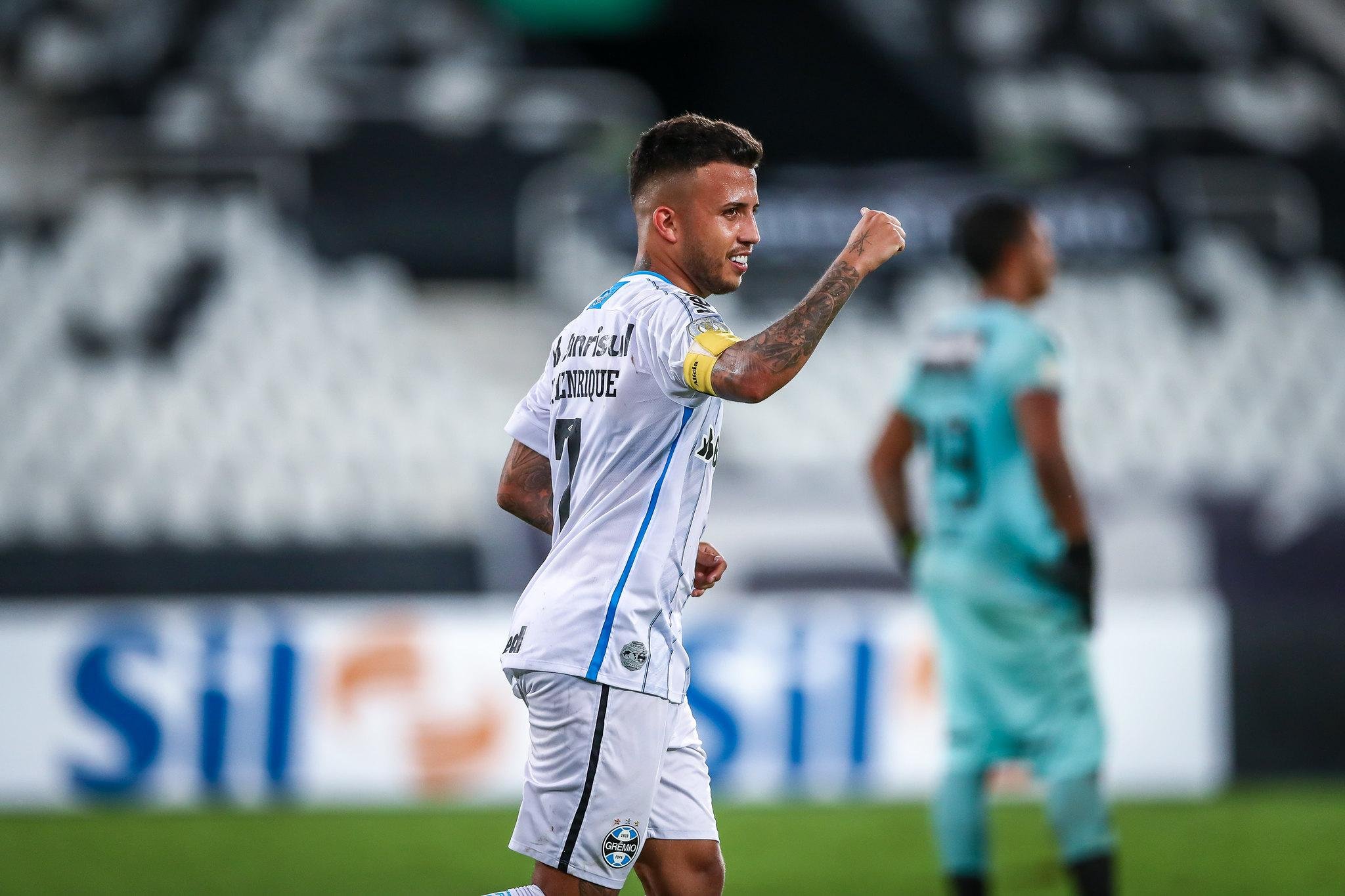 Volante marcou dois gols na &uacute;ltima partida
