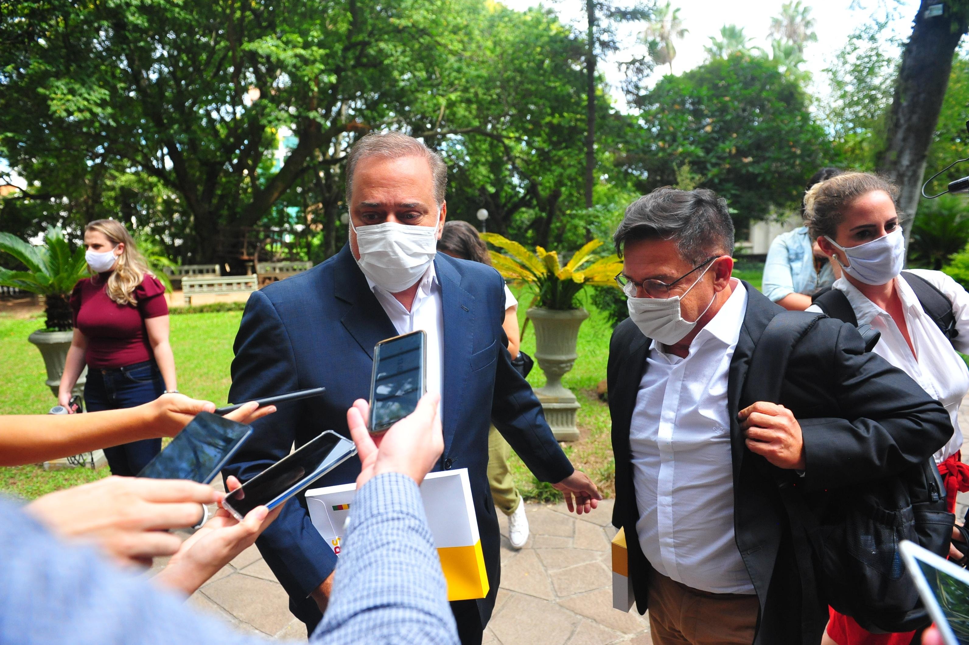 O deputado mineiro Paulo Abi-Ackel afirmou que Leite est&aacute; chamando aten&ccedil;&atilde;o pelo "excepcional trabalho que est&aacute; fazendo aqui no Estado&rdquo;