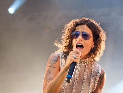 Z&eacute;lia vai interpretar novidades e hits dos seus 40 anos de carreira