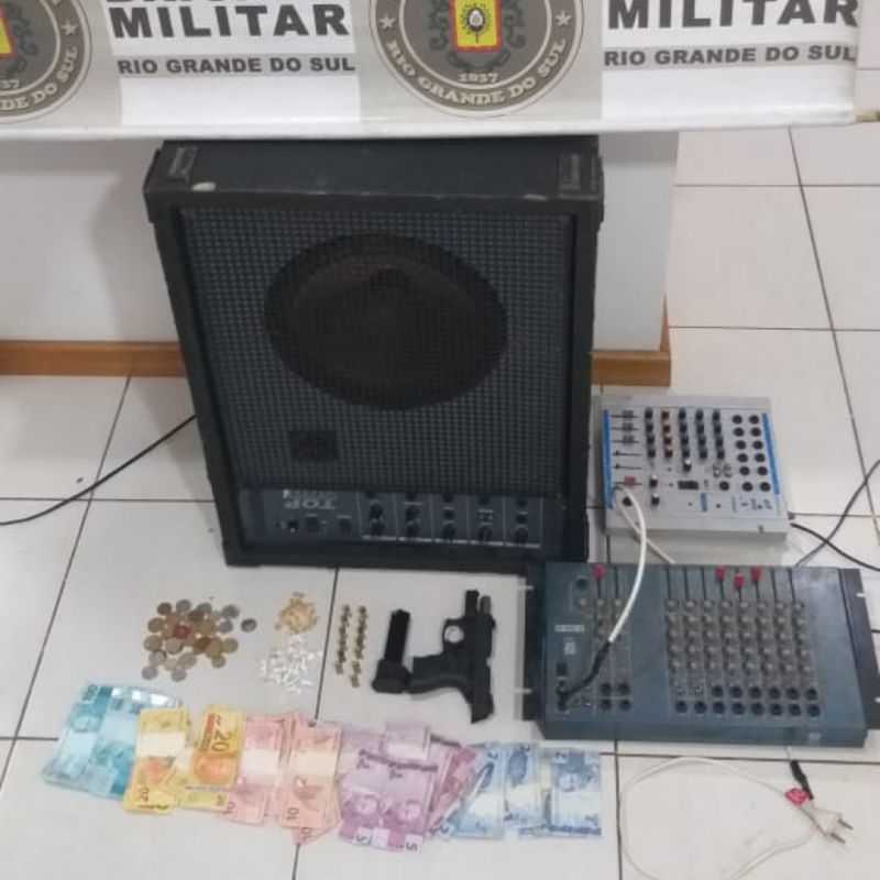 Na casa do traficante foram encontrados objetos furtados de uma igreja