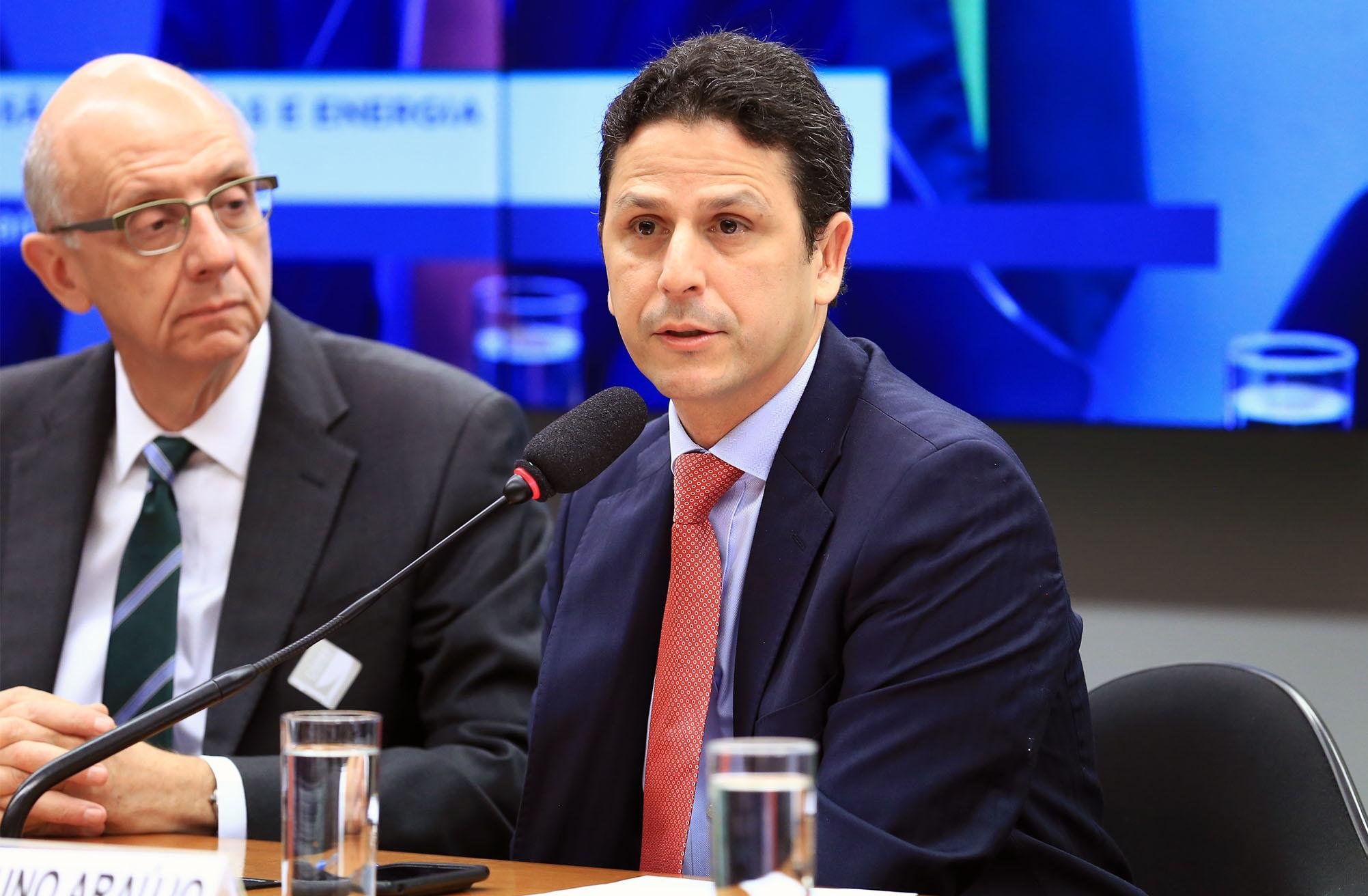 Pol&iacute;tico ficar&aacute; no cargo at&eacute; maio de 2022
