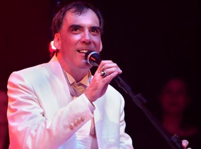 O m&uacute;sico e poeta Arnaldo Antunes lan&ccedil;a &ldquo;Algo antigo&rdquo;, em formato f&iacute;sico e e-book
