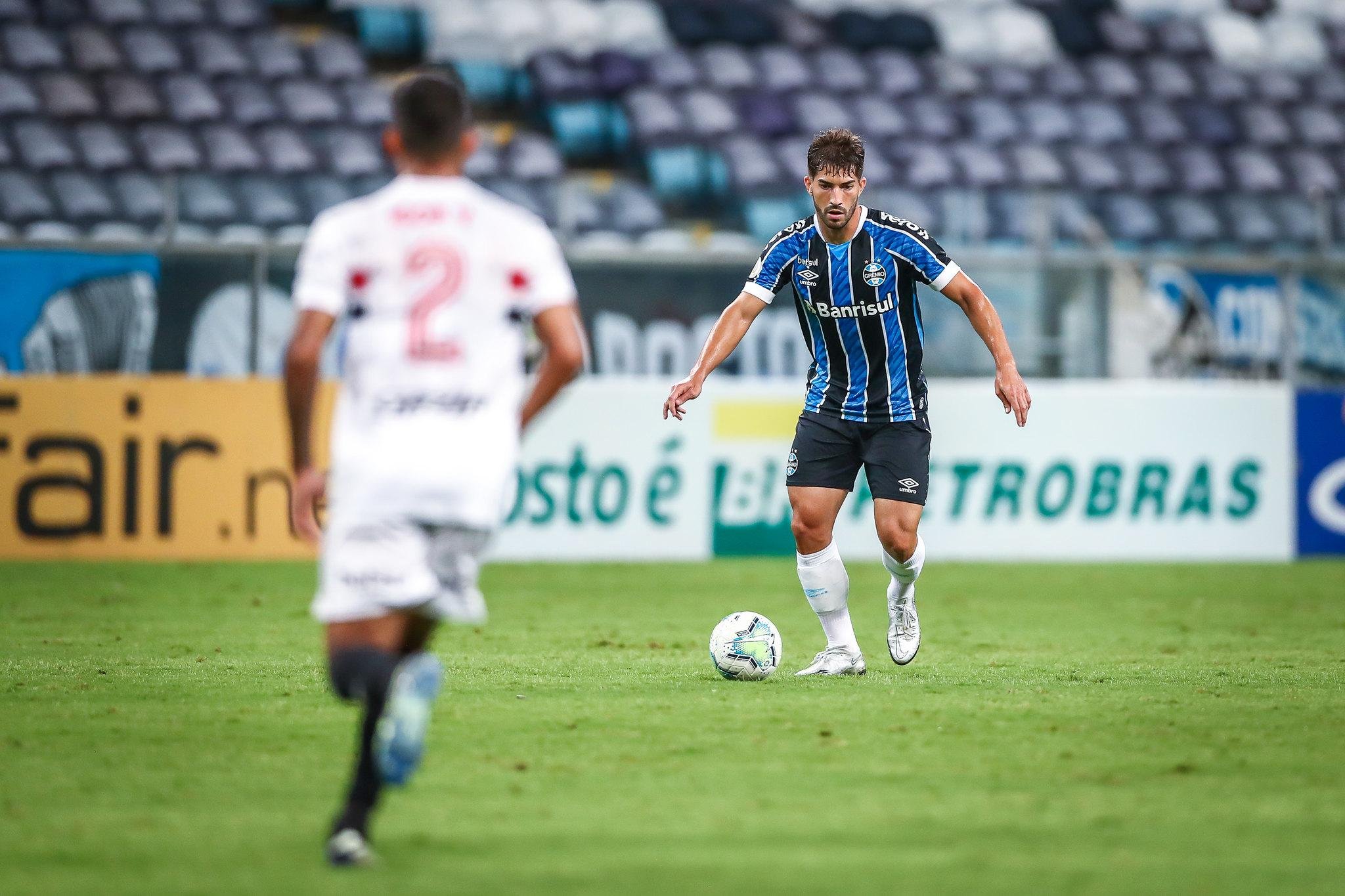 Lucas Silva pediu mais aten&ccedil;&atilde;o ao Gr&ecirc;mio