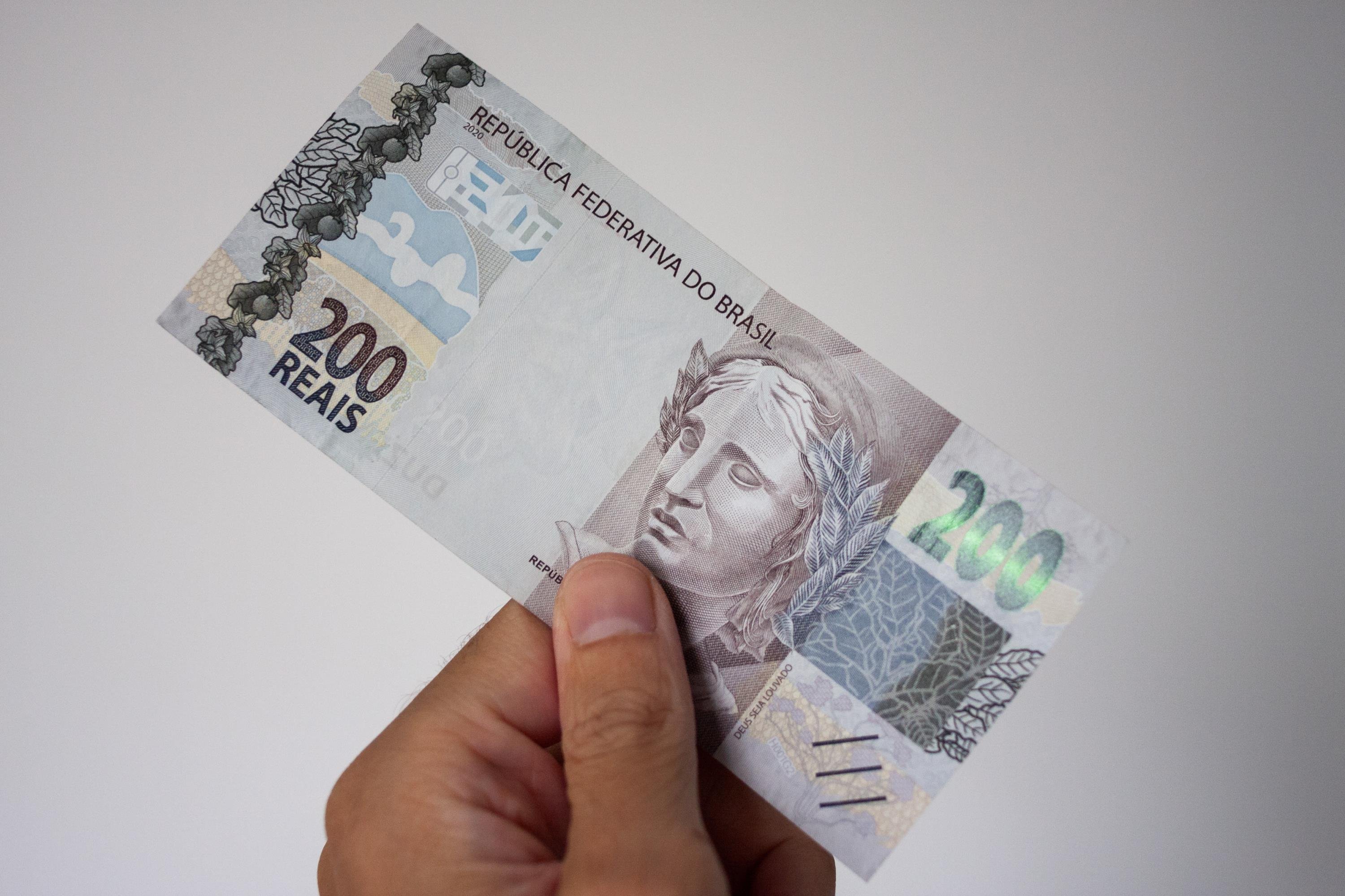 Formato do aux&iacute;lio e o n&uacute;mero de atendidos variam, assim como a vig&ecirc;ncia e o valor