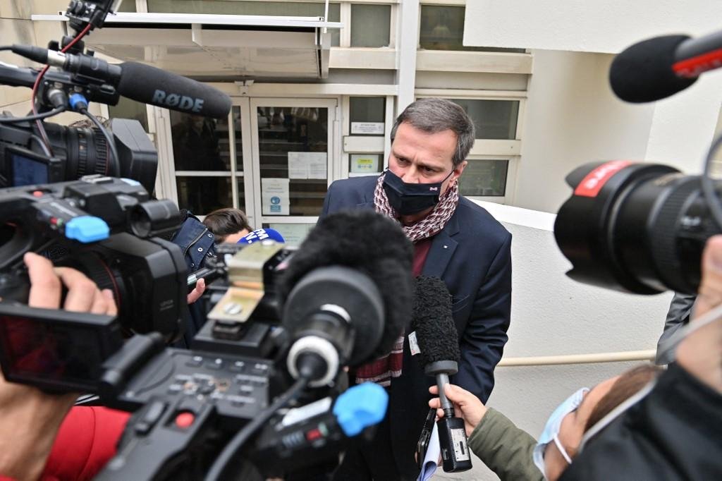 Prefeito Aliot "lamentou essa decis&atilde;o" e afirmou que "a cultura &eacute; uma necessidade fundamental"