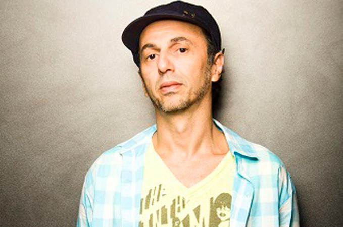 Zeca Baleiro participa de live especial nesta quinta, dia 18