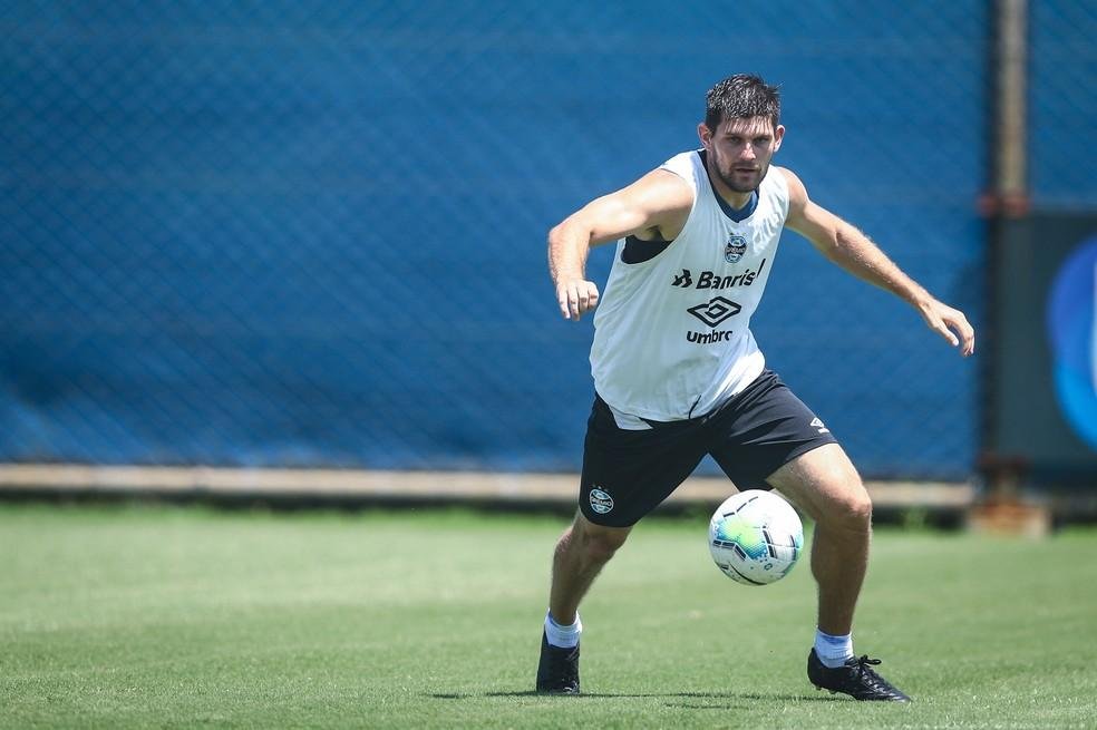 Kannemann pode voltar ao time diante do Athletico-PR