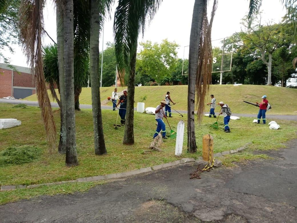 Itens j&aacute; recebidos est&atilde;o sendo utilizados em a&ccedil;&otilde;es de limpeza pela cidade e das escolas da rede p&uacute;blica