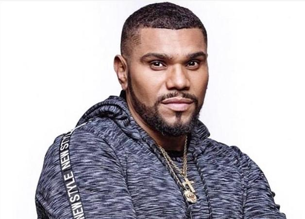 Naldo fez show no Rio de Janeiro e provocou aglomera&ccedil;&atilde;o