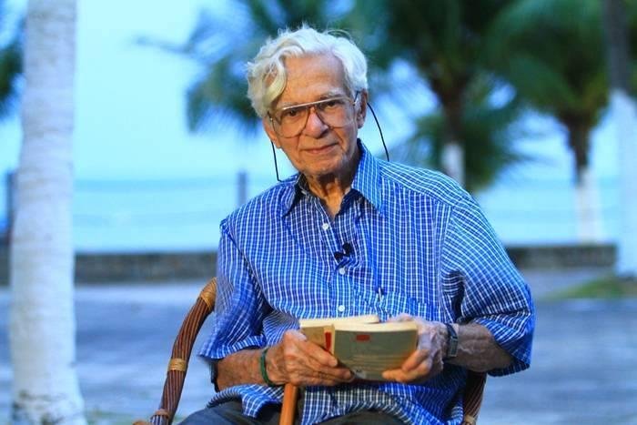 Gumercindo Rocha Dorea foi reconhecido editor liter&aacute;rio